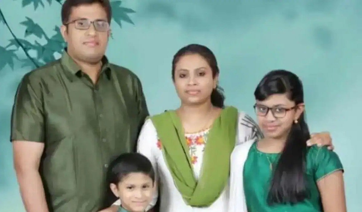 Facebook : Kerala family killed in Kuwait blaze |
